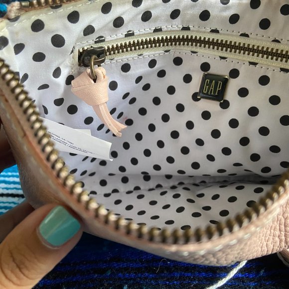 Nude Gap Clutch - Picture 3 of 3